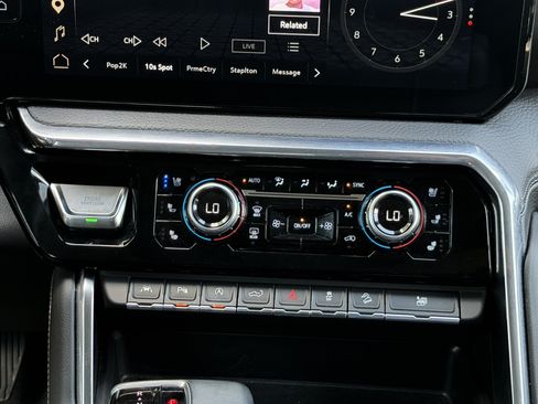 Used 2024 GMC Sierra 1500 Denali w/ Denali Reserve Package AWD/4WD image 8