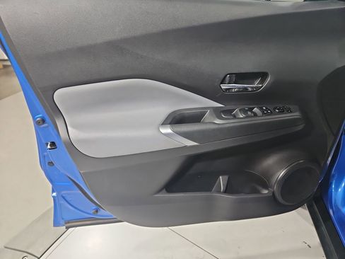 Used 2021 Nissan Kicks SR w/ SR Premium Package image 11