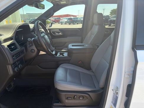 Used 2024 Chevrolet Tahoe Z71 w/ Luxury Package AWD/4WD image 9