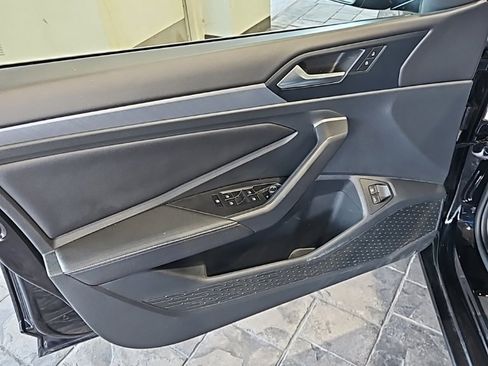 Used 2024 Volkswagen Jetta SE image 23