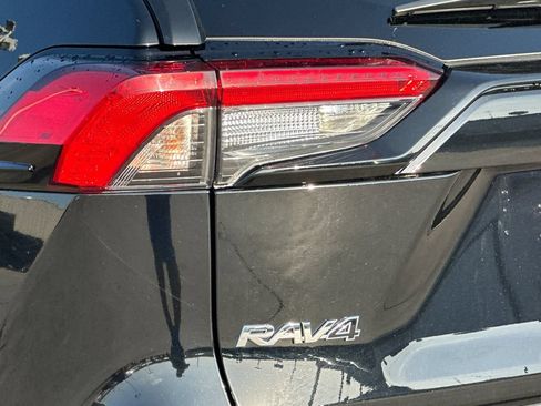 Certified 2025 Toyota RAV4 LE AWD/4WD image 28