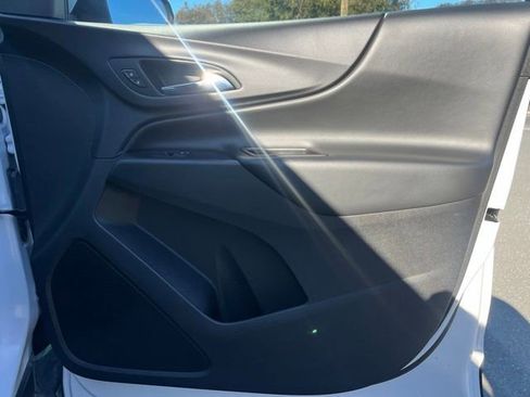 Used 2018 Chevrolet Equinox LT FWD image 27