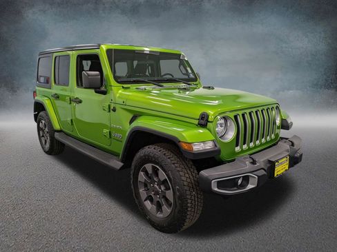 Used 2018 Jeep Wrangler Unlimited Sahara AWD/4WD image 3