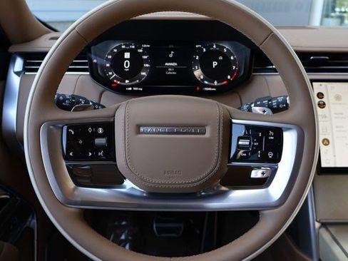 Used 2025 Land Rover Range Rover SV AWD/4WD image 15