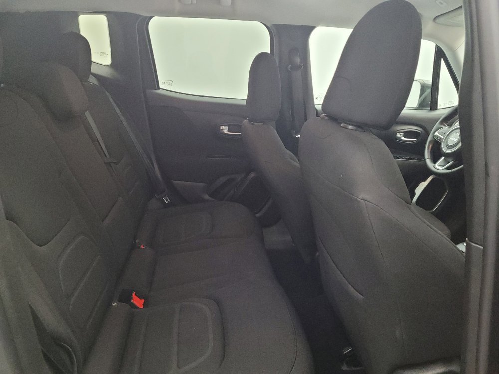 Used 2020 Jeep Renegade Latitude w/ Popular Equipment Group FWD image 19