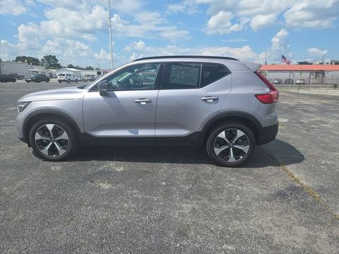 Used 2026 Volvo XC40 B5 Plus AWD/4WD image 5
