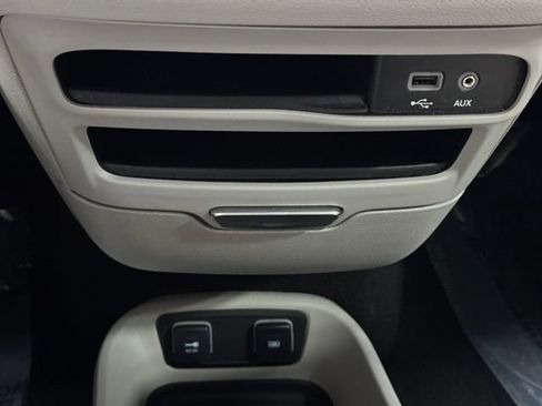 Used 2017 Chrysler Pacifica Touring-L FWD image 20