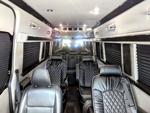 Used 2017 Mercedes-Benz Sprinter 2500 image 51