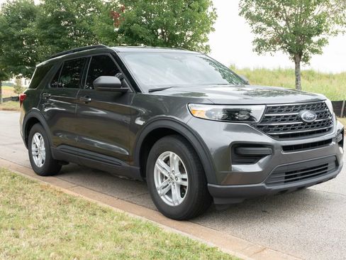 Used 2020 Ford Explorer XLT w/ Class III Trailer Tow Package RWD image 4