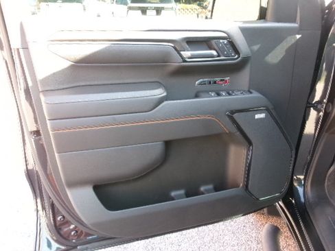 Used 2024 GMC Sierra 1500 AT4 w/ Technology Package AWD/4WD image 20