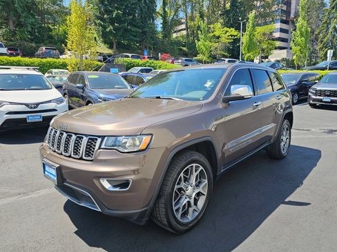 Used 2021 Jeep Grand Cherokee Limited w/ Sun & Sound Group AWD/4WD image 4