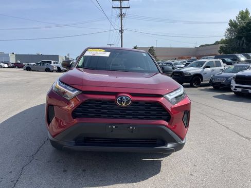 Used 2024 Toyota RAV4 LE AWD/4WD image 5