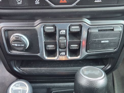 Used 2022 Jeep Wrangler Unlimited Sport image 21