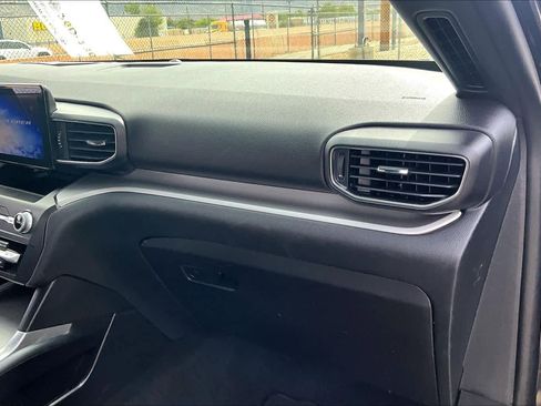 Used 2020 Ford Explorer XLT w/ Equipment Group 202A image 17