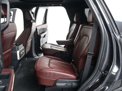 Used 2024 Ford Expedition Limited AWD/4WD image 34