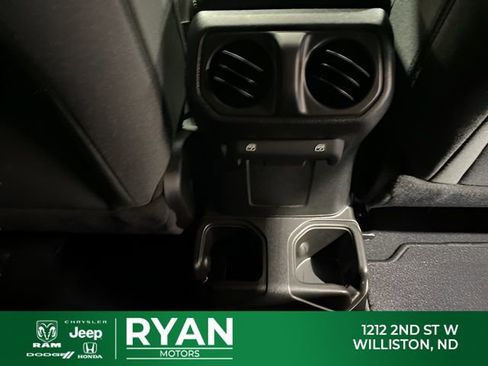 Used 2024 Jeep Gladiator Sport image 49