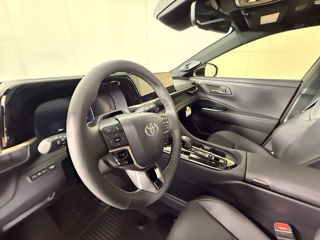 Used 2026 Toyota Crown Platinum AWD/4WD image 7