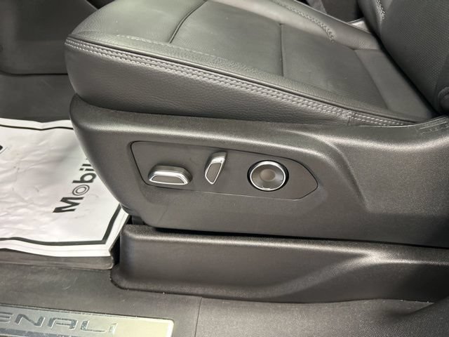 Used 2024 GMC Yukon Denali AWD/4WD image 12