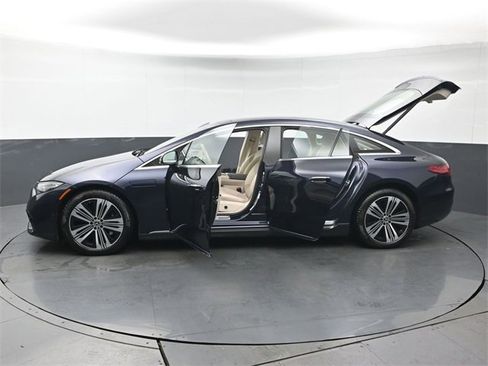 Used 2022 Mercedes-Benz EQS 580 4MATIC Sedan image 49
