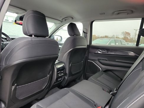 Used 2021 Jeep Grand Cherokee L Laredo w/ Luxury Tech Group I image 14