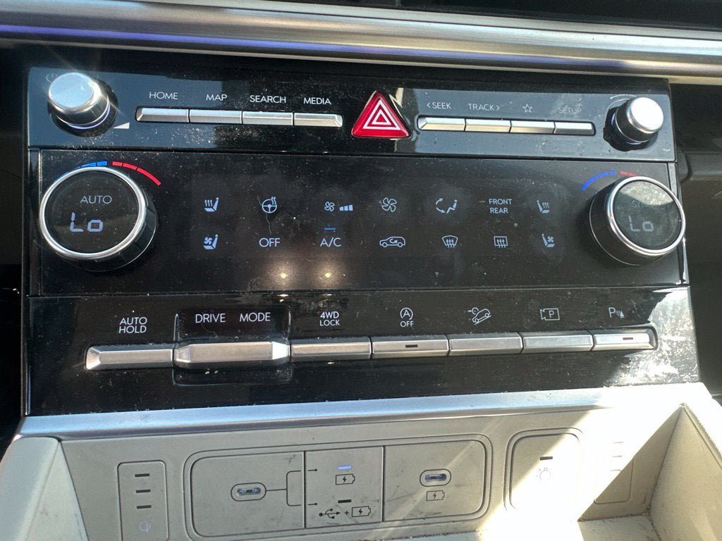 Used 2024 Hyundai Santa Fe Calligraphy AWD/4WD image 8