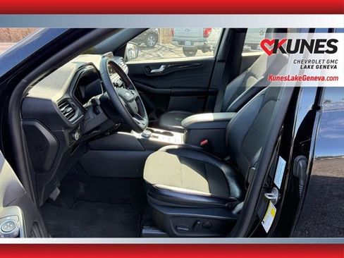 Used 2025 Ford Escape ST-Line image 10