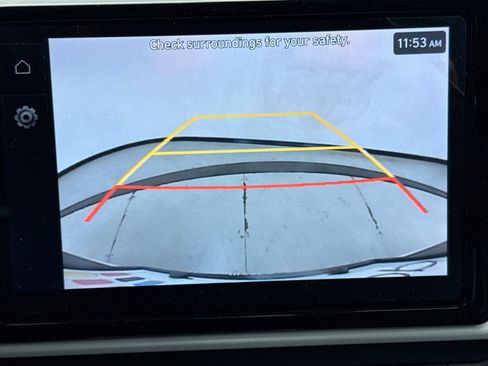 Used 2024 Hyundai Venue Limited FWD image 10