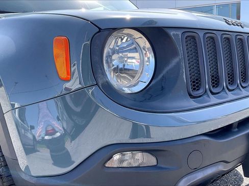 Used 2016 Jeep Renegade Trailhawk w/ Premium Trailhawk Package AWD/4WD image 26