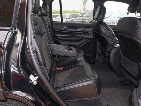 Used 2023 Jeep Grand Cherokee Altitude image 24