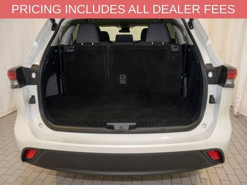 Certified 2025 Toyota Highlander LE AWD/4WD image 5