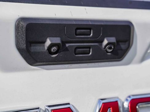 Used 2024 GMC Sierra 1500 SLT image 17