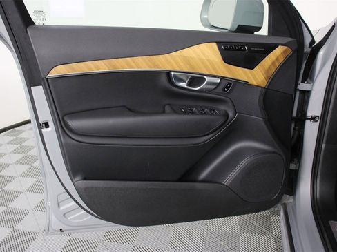 Certified 2024 Volvo XC90 T8 Plus w/ Protection Package Premier image 17