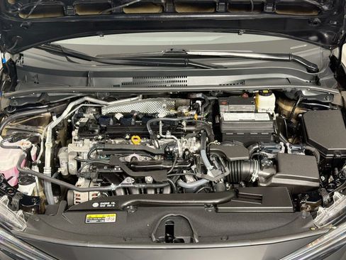 Used 2025 Toyota Corolla LE FWD image 11