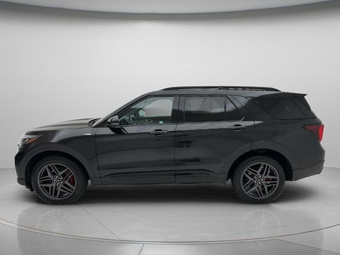 Used 2025 Ford Explorer ST-Line w/ ST-Line Street Pack AWD/4WD image 5
