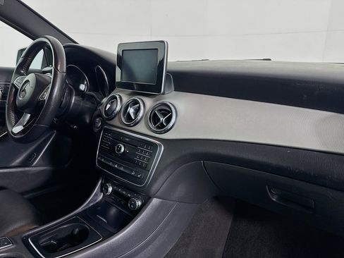 Used 2017 Mercedes-Benz GLA 250 4MATIC image 28