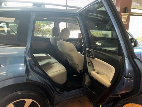 Used 2017 Subaru Forester 2.5i Premium w/ All-Weather Package AWD/4WD image 21