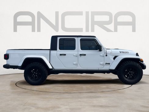 Used 2022 Jeep Gladiator Sport AWD/4WD image 11