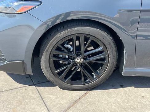 Used 2025 Toyota Camry SE FWD image 5