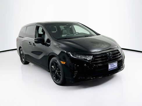 Used 2023 Honda Odyssey Sport image 3