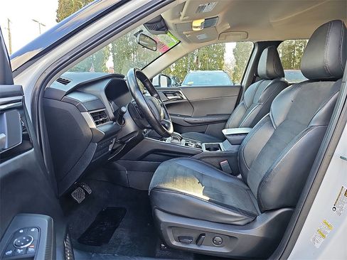 Used 2024 Mitsubishi Outlander SE image 15