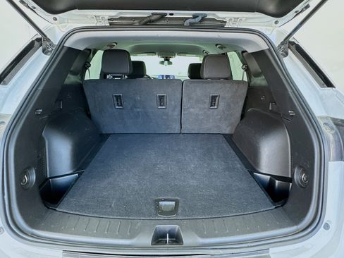 Used 2025 Chevrolet Blazer LT FWD image 17