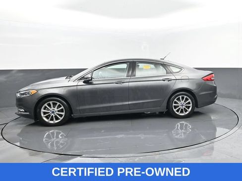 Used 2017 Ford Fusion SE FWD image 5