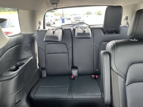 Used 2024 Nissan Pathfinder SL w/ SL Premium Package AWD/4WD image 24