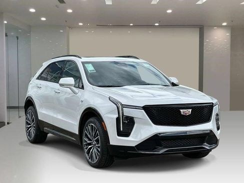 Certified 2024 Cadillac XT4 Sport AWD/4WD image 7