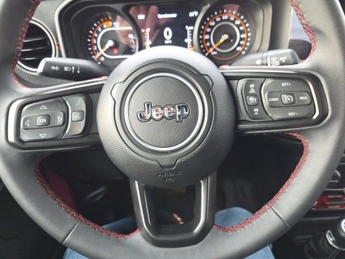 Used 2024 Jeep Wrangler Unlimited Rubicon image 17