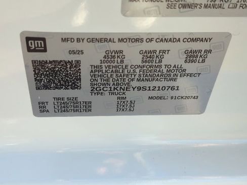 Used 2025 Chevrolet Silverado 2500 LT w/ Convenience Package image 32