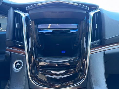 Used 2015 Cadillac Escalade Premium RWD image 36