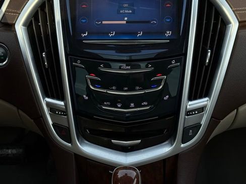 Used 2014 Cadillac SRX Luxury image 30