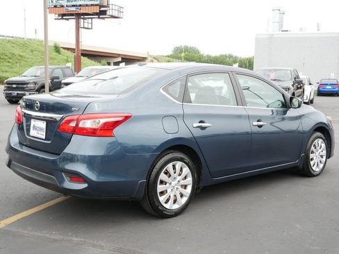 Used 2016 Nissan Sentra SV FWD image 4
