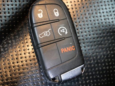 Used 2022 Dodge Durango R/T w/ Blacktop Package image 31